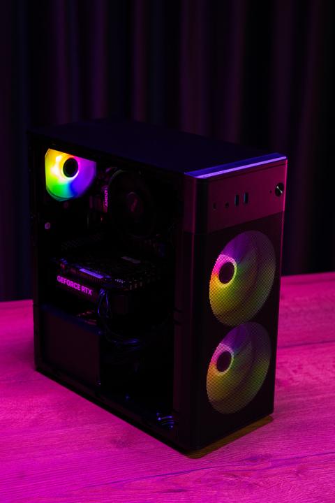 Produktbild Medion Recon E45 (AMD Ryzen 5 5500, 16 GB, 1000 GB, GeForce RTX 4060)