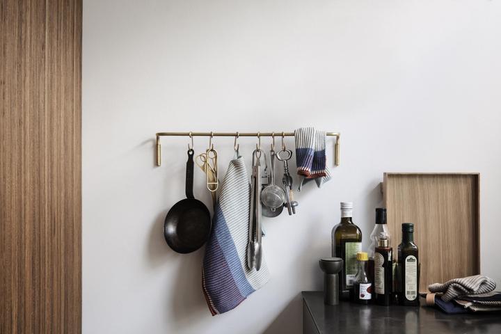 Image du produit Ferm Living Tringle de cuisine avec 6 crochets