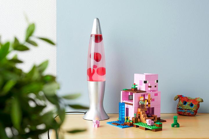 Actual product image LEGO The Pig House (21170, LEGO Minecraft)