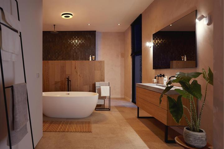 Produktbild Philips Hue Xamento (2100 lm)