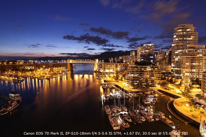 Image du produit Canon EOS 7D Mark II (20.20 Mpx, APS-C / DX)
