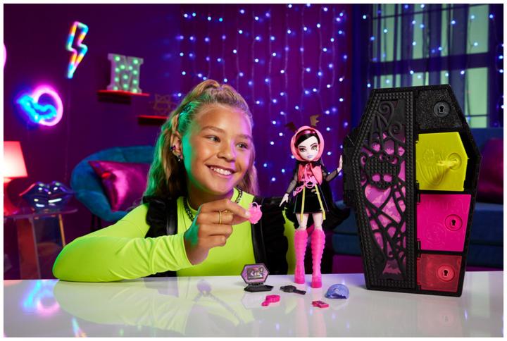 Actual product image Monster High Skulltimates Secrets - Series 3 Draculaura