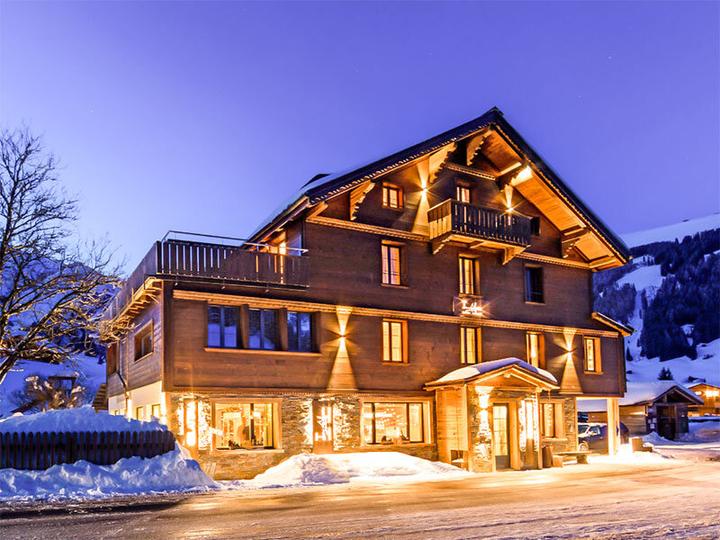 Actual product image Smartbox Séjour romantique de 2 nuits dans les Alpes avec accès au spa et prosecco (2 pers.)
