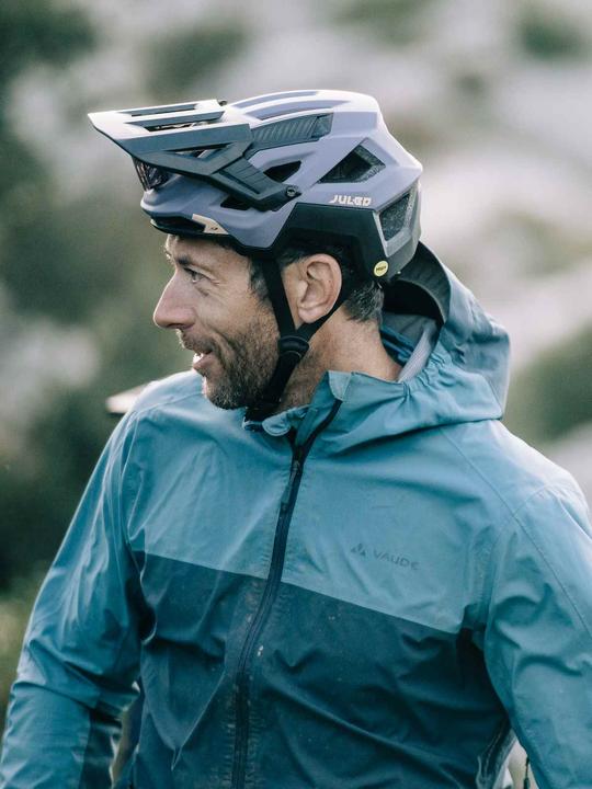 Produktbild Julbo Forets Lila/Schwarzer Fahrradhelm (56 cm)