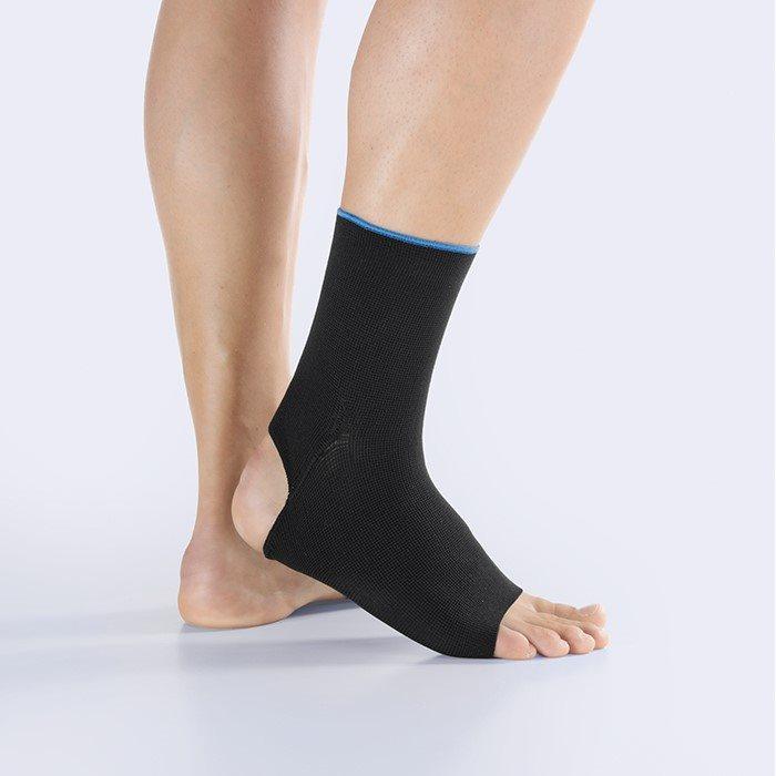 Actual product image Bilasto Uno Ankle brace L heel open black/blue (L)