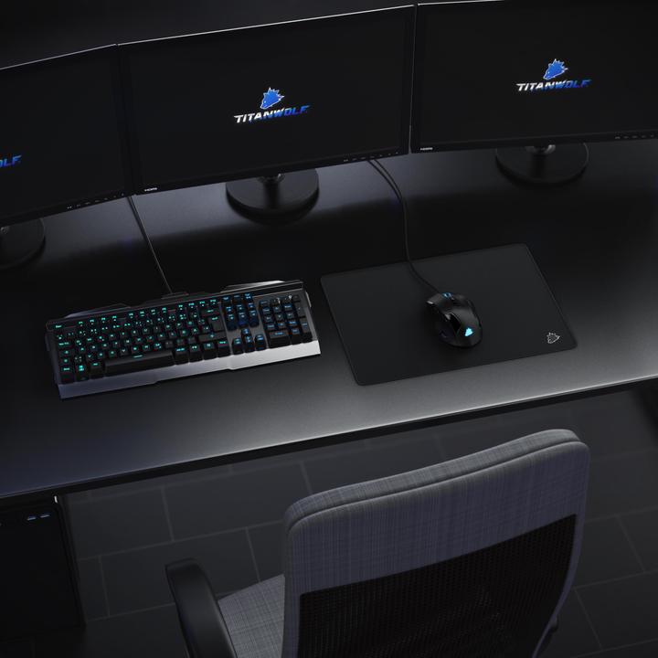 Produktbild Titanwolf Gaming Mauspad, Speed Gaming Mausmatte 250 x 350mm mit gummierter Rückseite, kleines Wolfsmotiv (L)