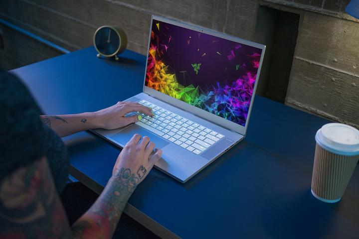 Produktbild Razer Blade 15 (15.60", Intel Core i7-8750H, 16 GB, 512 GB, US)