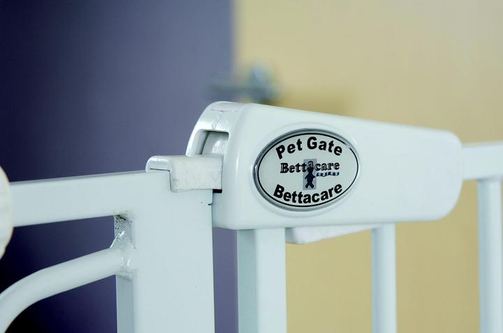 Actual product image Bettacare Pet gate with cat flap (75 cm)