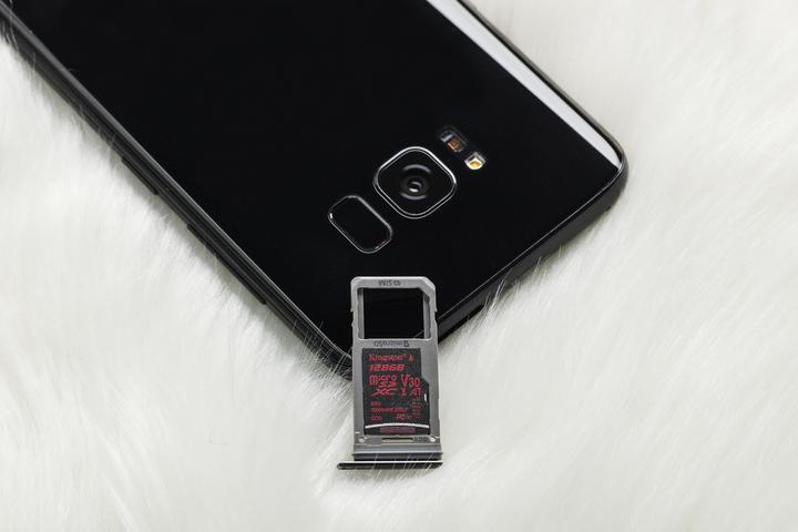Actual product image Kingston Canvas React microSDXC (128 GB, microSDXC, U3, UHS-I)
