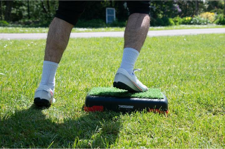 Actual product image Power Shot Stepper with artificial turf Powershot