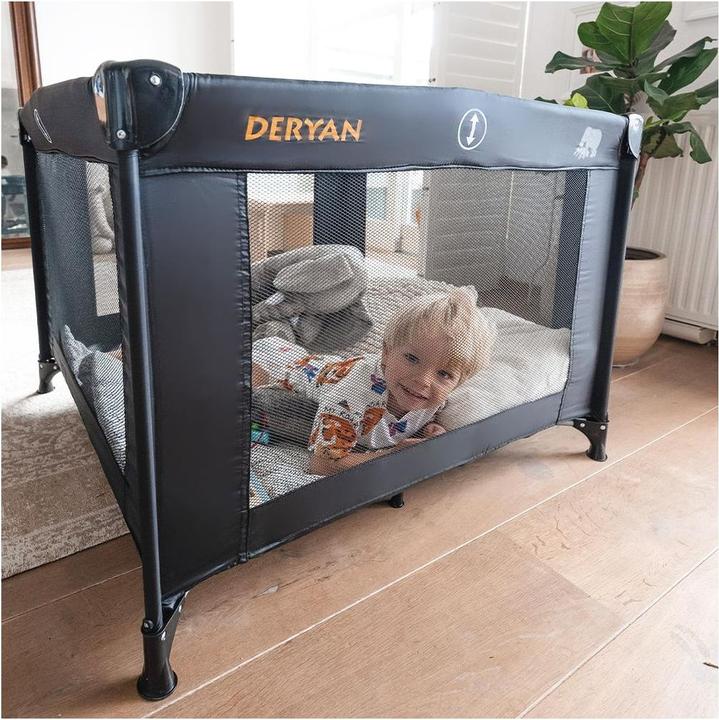 Actual product image Deryan Believer travel cot