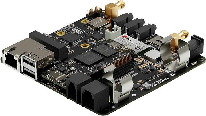 Actual product image Arduino ABX00043 Portenta Max Carrier