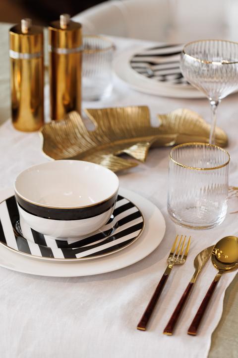 Produktbild Mikasa Luxe Deco 12-Piece China Dinner Set (12 Stück)