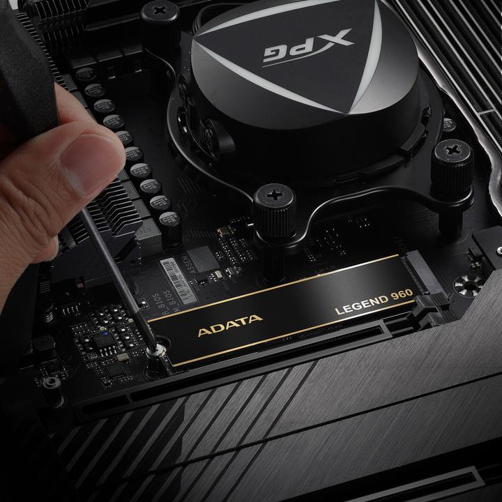 Actual product image Adata Legend 960 (2000 GB, M.2 2280)