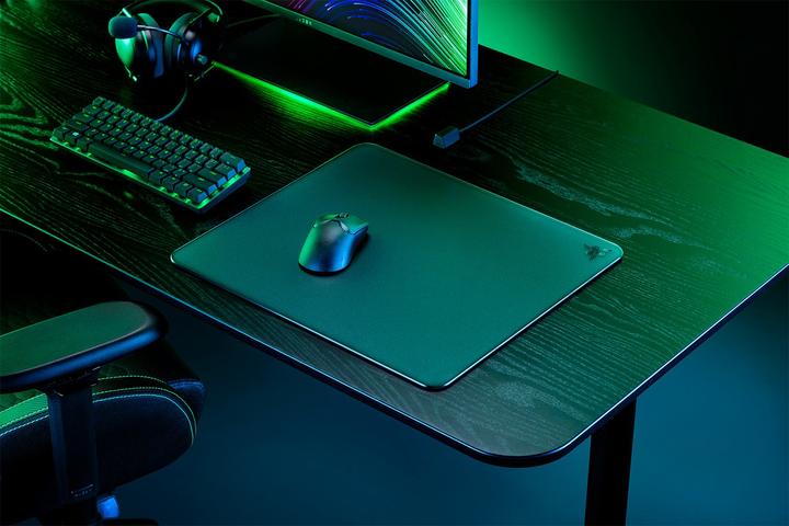 Actual product image Razer Atlas (L)