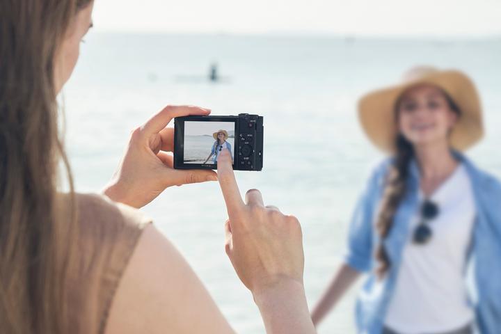 Immagine prodotto Sony Cyber-Shot DSC-HX99 (24 - 720 mm, 18.20 Mpx, 1/2,3'')