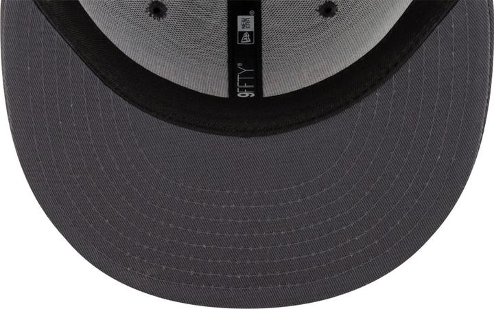 Actual product image New Era 9Fifty Snapback Cap - CHAIN STITCH Manchester United (S/M)