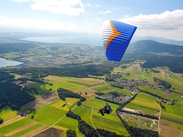 Immagine prodotto Smartbox Parapendio o zipline in Italia o in Svizzera (4 pers.)