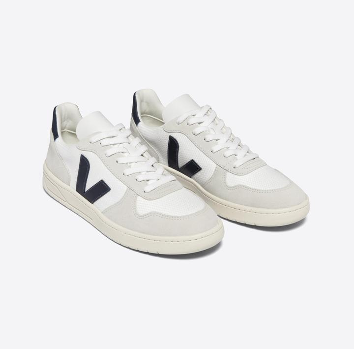 Actual product image Veja V-10 (43)