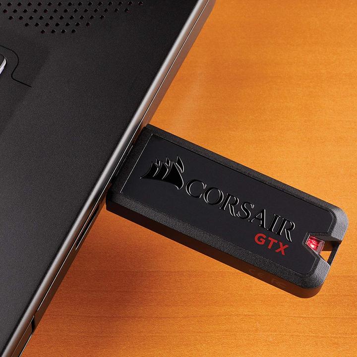 Produktbild Corsair Flash Voyager GTX (256 GB, USB-A)
