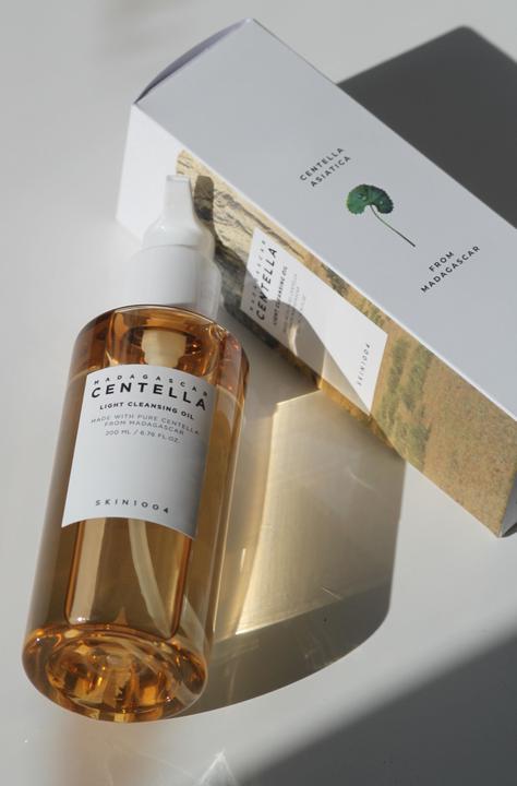 Actual product image Skin1004 Madagascar Centella Light Cleansing Oil Light Face Wash Oil 200 Ml (Oils, 200 ml)