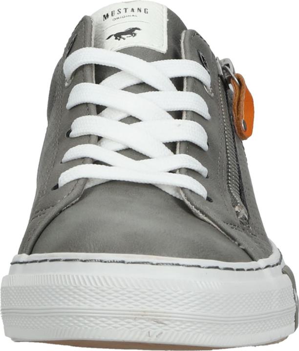 Image du produit Mustang Cette chaussure à lacets très tendance est un must have de la saison. La chaussure est dotée d'une (42)