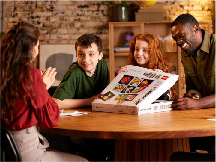 Image du produit LEGO Projet artistique commun (21226, LEGO difficiles à trouver)