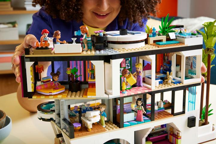 Actual product image LEGO Andrea's Modern Mansion (42639, LEGO Friends)