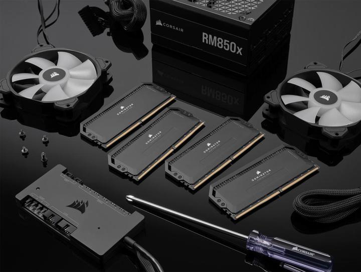 Image du produit Corsair Dominator Platinum RGB (2 x 32GB, 5600 MHz, RAM DDR5, DIMM)
