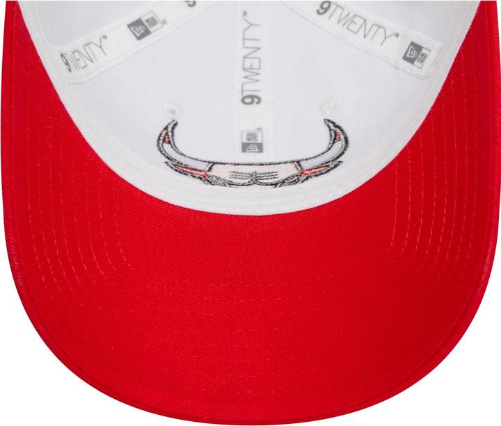Actual product image New Era 9Twenty Strapback Ladies Cap - Chicago Bulls