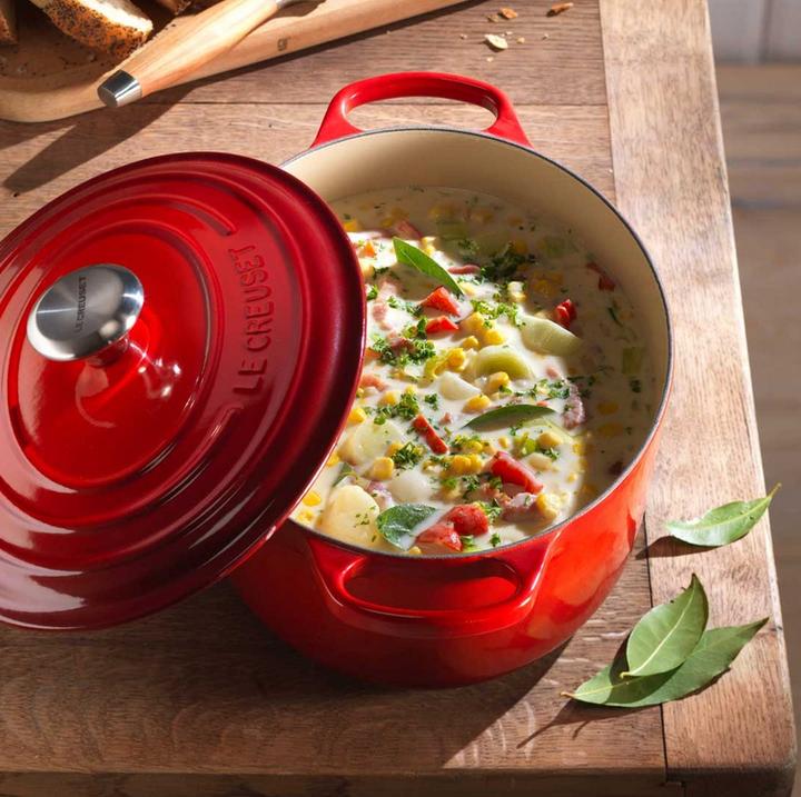 Actual product image Le Creuset Signature (27 cm, Casserole + Stewpot, Cast iron)