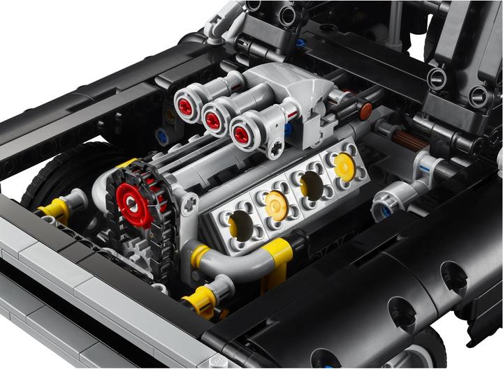 Actual product image LEGO Dom's Dodge Charger (42111, LEGO Technic)