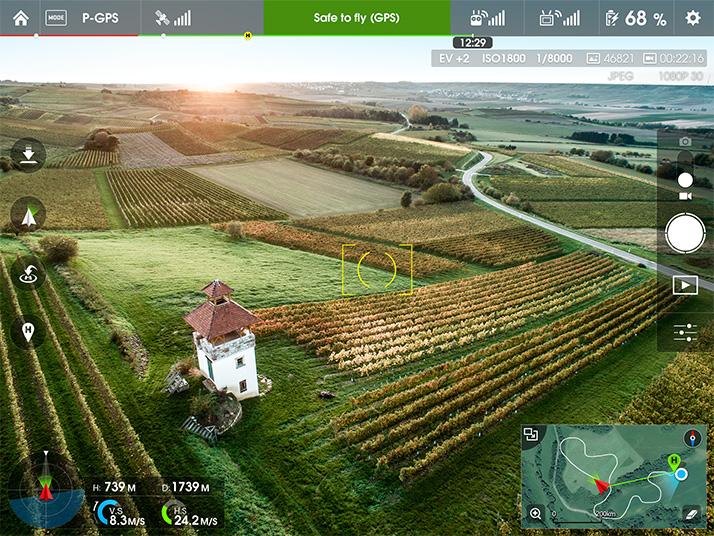 Produktbild DJI Inspire One mit zwei Fernsteuerungen (18 min, 2935 g)