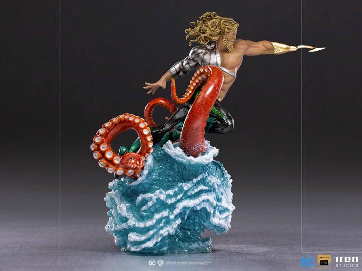 Actual product image Iron Studios DC Comics statuette 1/10 Deluxe Art Scale Aquaman 26 cm