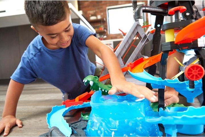 Actual product image Hot Wheels City Ultimate Car Wash