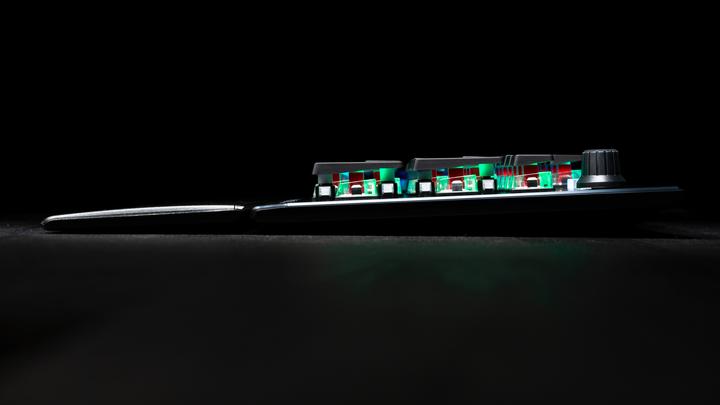 Actual product image Roccat Vulcan 121 Aimo (DE, Cable)