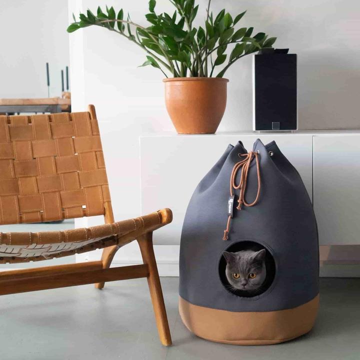 Actual product image District 70 Cuddle cave Casa, Cognac (Cat)