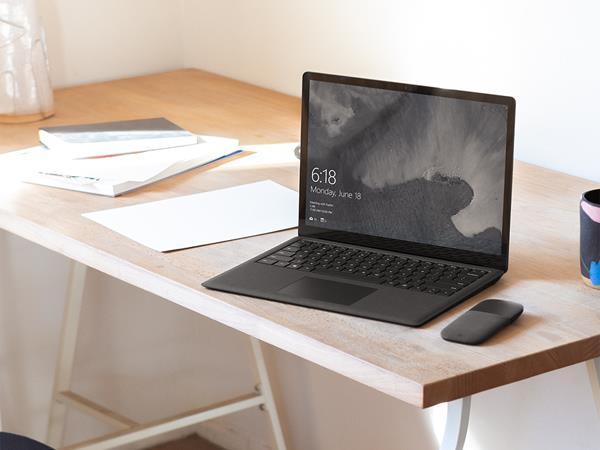 Produktbild Microsoft Surface Laptop 2 (13.50", Intel Core i5-8250U, 8 GB, 256 GB, CH)