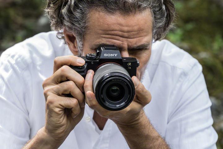 Produktbild Sony Alpha 7 II (24 Mpx, Vollformat)