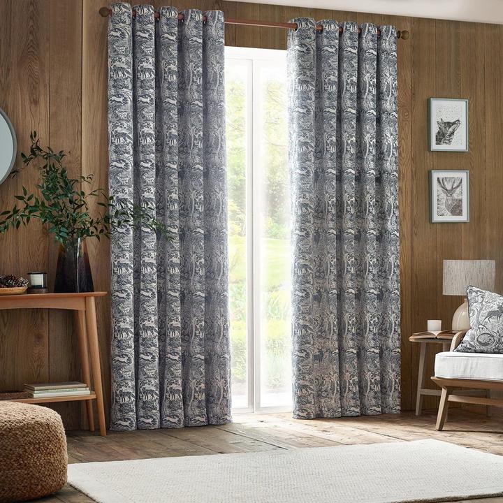 Produktbild Furn Ösenvorhänge Winter Woods Chenille Tiere (229 x 183 cm)