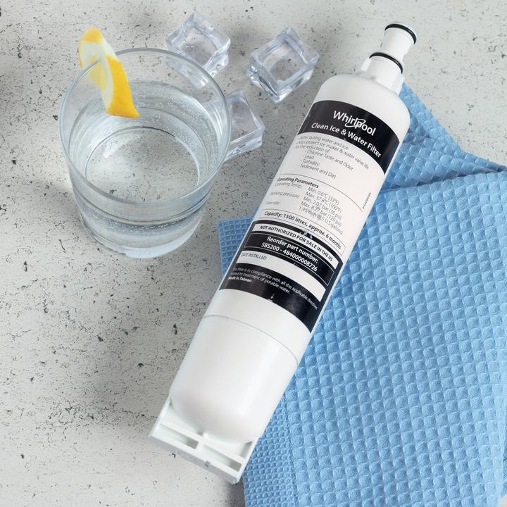 Productafbeelding Whirlpool C00424824 Koelkastonderdeel & Accessoires Waterfilter Blauw, Wit (1 x)