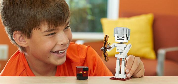 Produktbild LEGO Skelett mit Magmawürfel (21150, LEGO Minecraft)