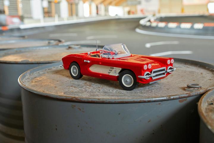 Actual product image LEGO Icons Corvette (10321, LEGO Icons)