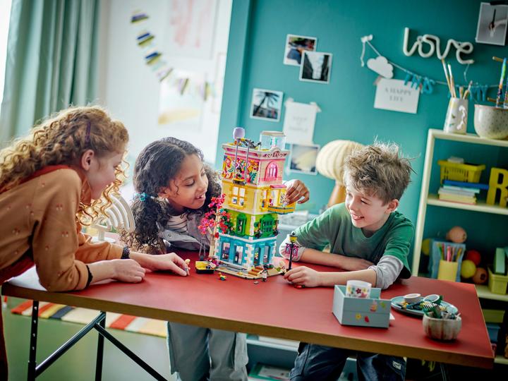 Produktbild LEGO Heartlake City Gemeinschaftszentrum (41748, LEGO Friends)