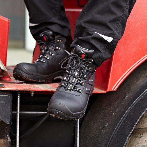 Actual product image Baak Safety boot Harrison size 44 black S3 SRC ESD EN ISO 20345 smooth leather (S3, 44)