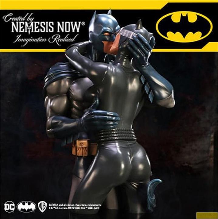 Actual product image Nemesis Now DC Comics Bust Batman & Catwoman 30 cm
