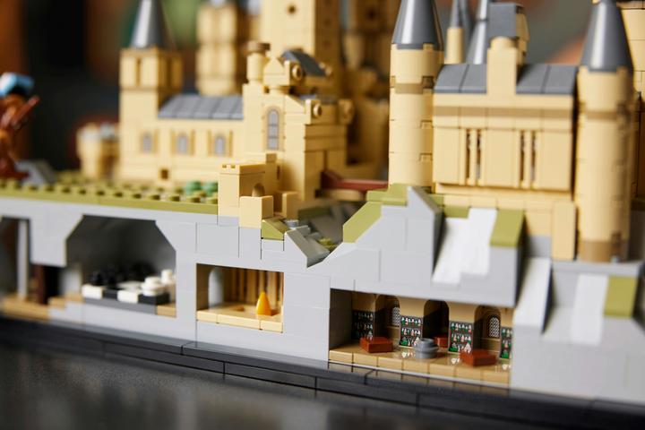 Immagine prodotto LEGO Castello e parco di Hogwarts (76419, LEGO Harry Potter)
