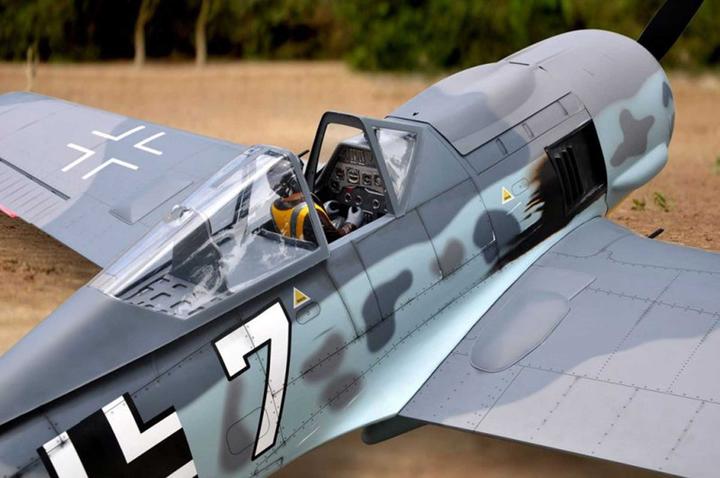 Productafbeelding Black Horse Focke Wulf Fw-190a Arf 2,6m Warbird Met Pneumatisch Intrekbaar Landingsgestel (Zweefvliegtuig)