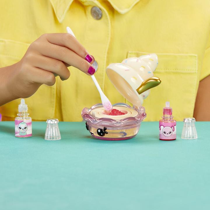 Actual product image MGA Yummiland big doll + lip gloss animal - Bianca Bubblegum
