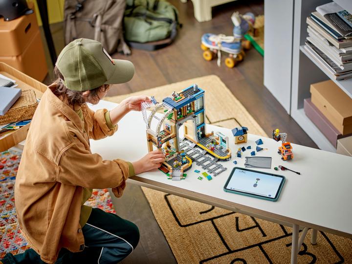 Produktbild LEGO Hauptbahnhof (60469, LEGO City)